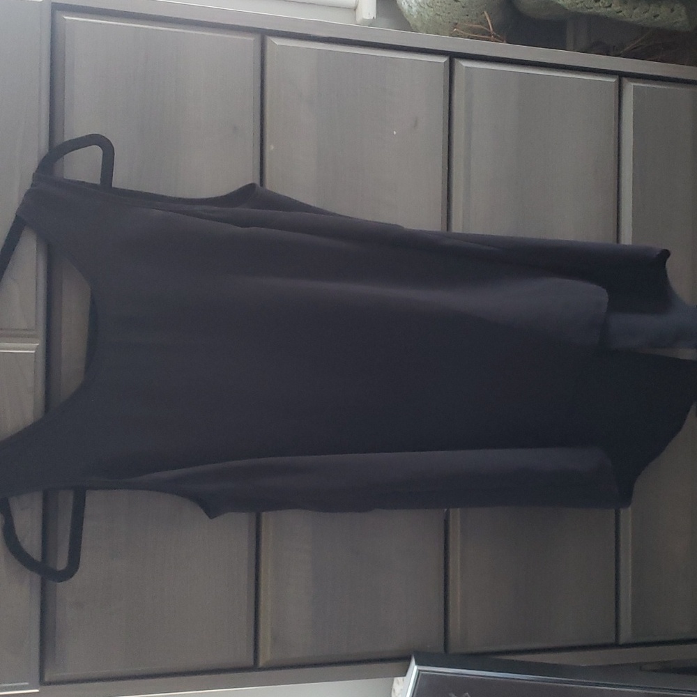 Med. Black Mossimo tank